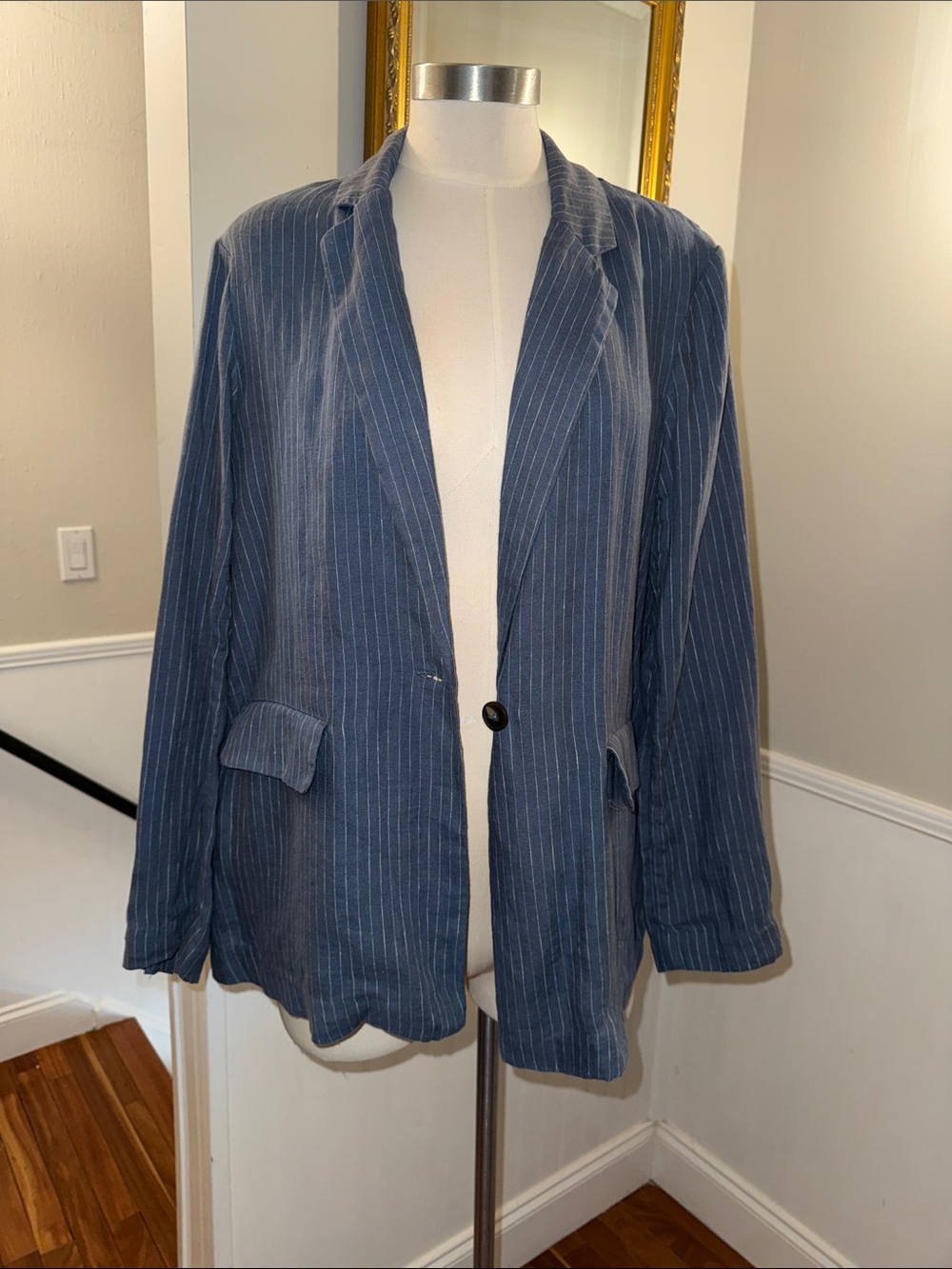 Michael Stars Slate Blue Pinstripe Linen Jacket. Large. EUC.